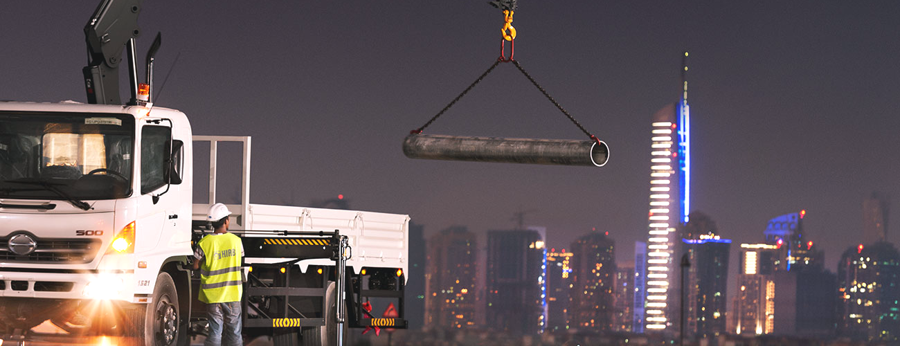 Hiab（ヒアブ）は、世界有数の陸上荷役運搬機械メーカーであり、中部ローダー販売株式会社はその中部地区総販売元です